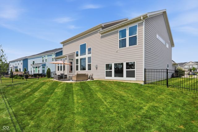 976 Pond View Drive, Greenfield, IN 46140