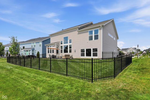 976 Pond View Drive, Greenfield, IN 46140