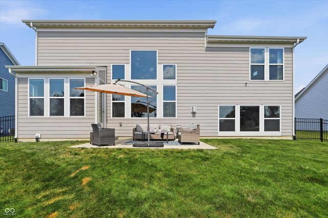 976 Pond View Drive, Greenfield, IN 46140