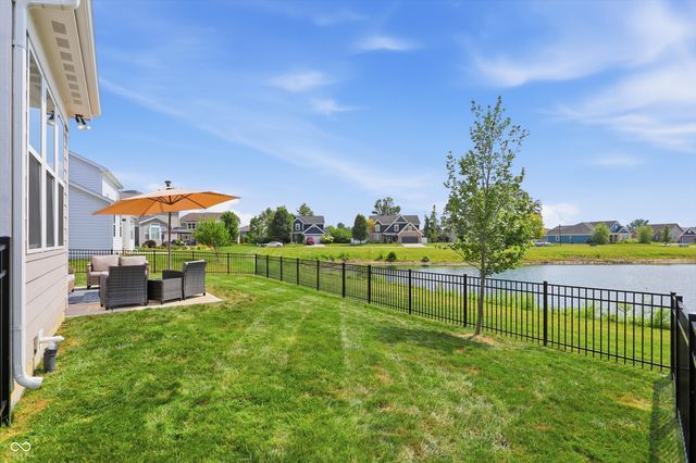 976 Pond View Drive, Greenfield, IN 46140