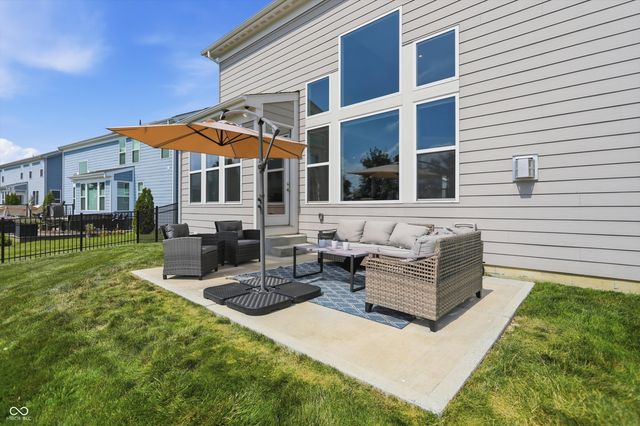 976 Pond View Drive, Greenfield, IN 46140