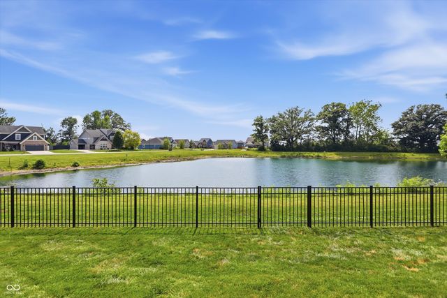 976 Pond View Drive, Greenfield, IN 46140