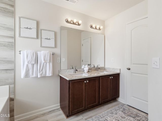 24 Thimbleweed Lane, Lillington, NC 27546