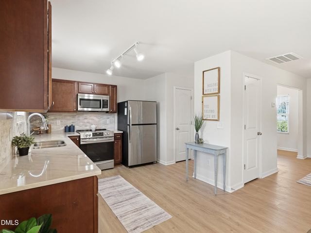 24 Thimbleweed Lane, Lillington, NC 27546
