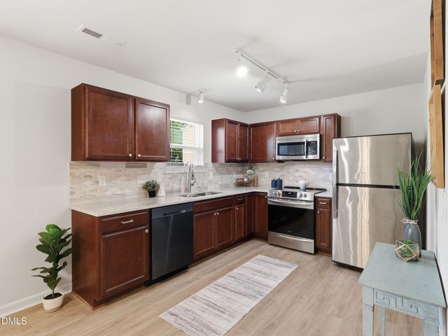 24 Thimbleweed Lane, Lillington, NC 27546