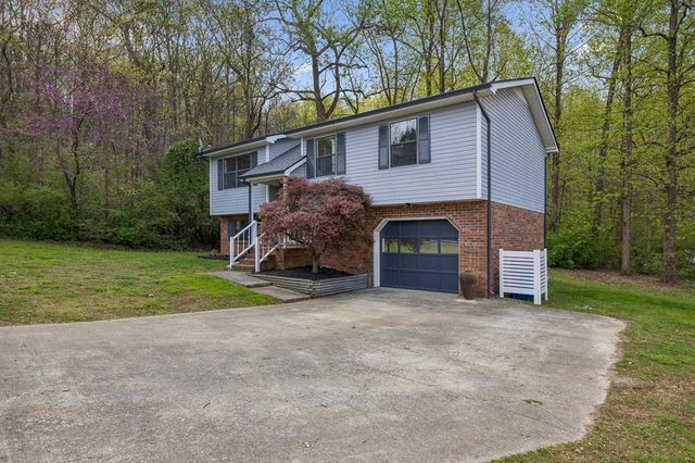 112 Stegall St, Rossville, GA 30741