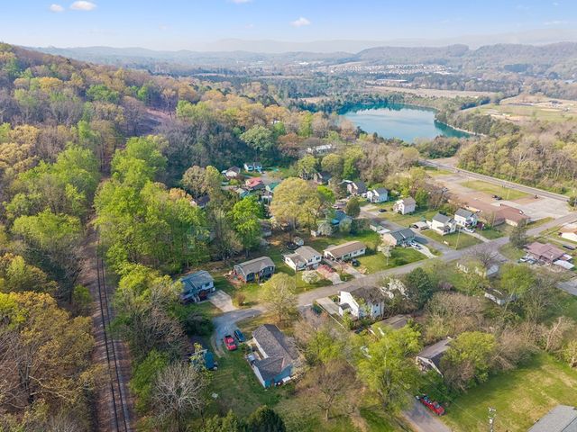 112 Stegall St, Rossville, GA 30741