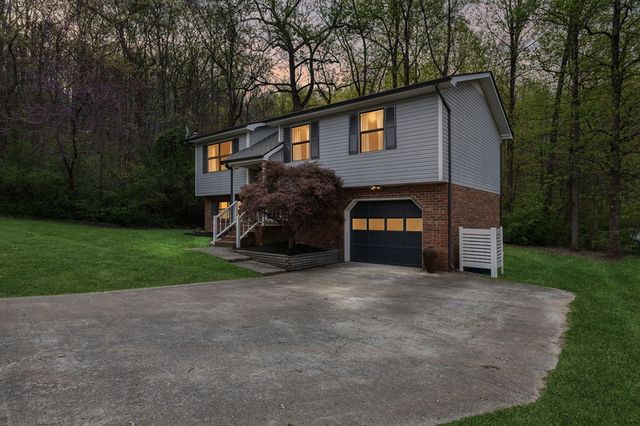 112 Stegall St, Rossville, GA 30741