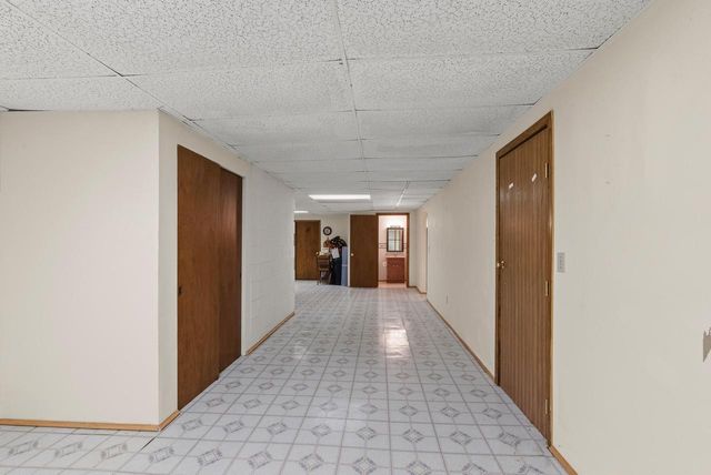 100 Deer Ridge DRIVE, West Bend, WI 53095