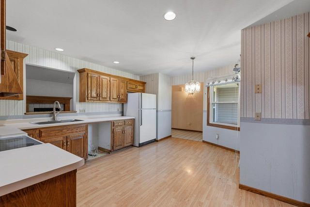 100 Deer Ridge DRIVE, West Bend, WI 53095