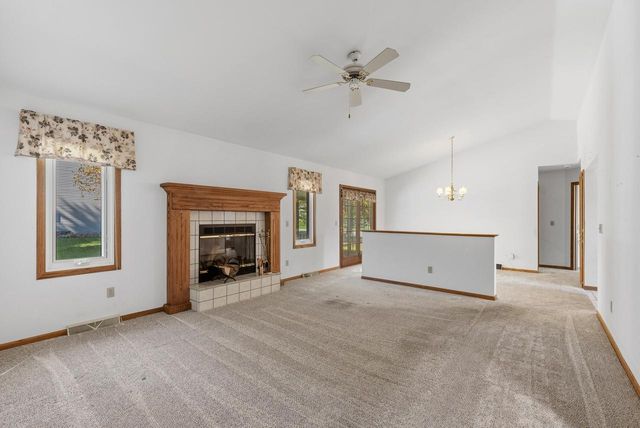 100 Deer Ridge DRIVE, West Bend, WI 53095