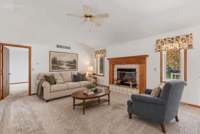 100 Deer Ridge DRIVE, West Bend, WI 53095