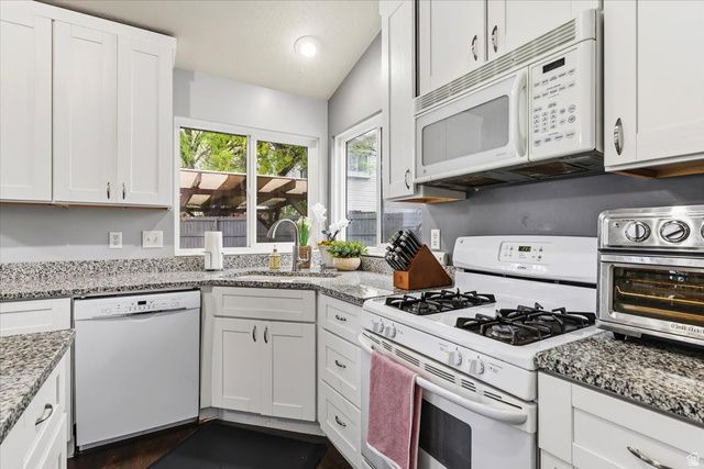 7975 S SHOWCASE LN, Sandy, UT 84094