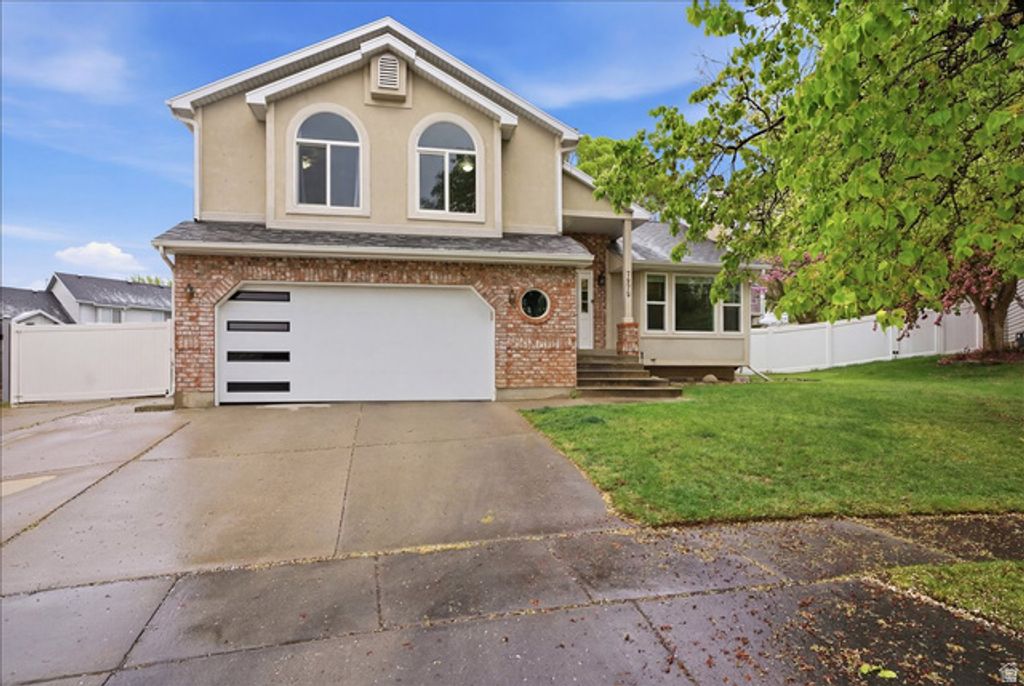 7975 S SHOWCASE LN, Sandy, UT 84094