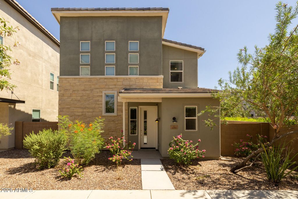 1304 N ZANE Drive, Chandler, AZ 85226 — exterior