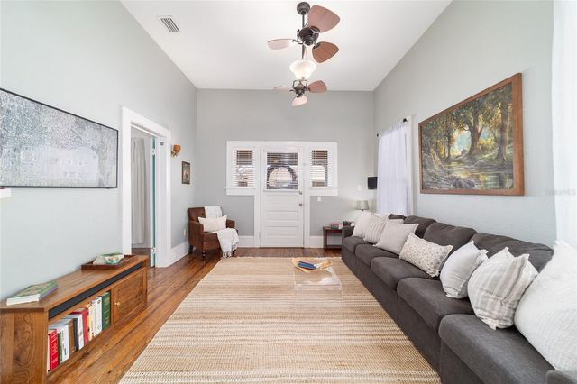 605 SE TUSCAWILLA AVENUE, Ocala, FL 34471