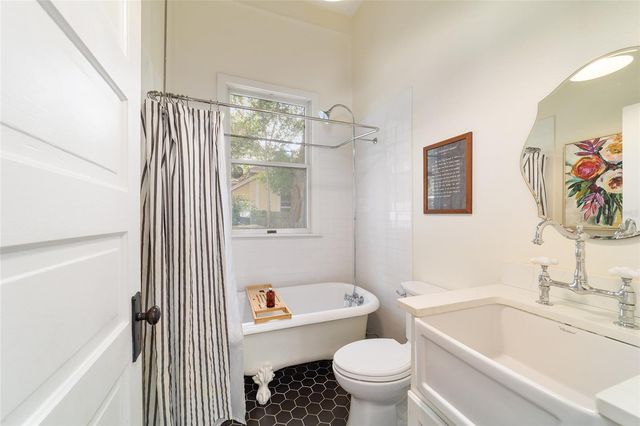 605 SE TUSCAWILLA AVENUE, Ocala, FL 34471