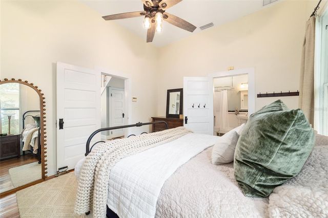 605 SE TUSCAWILLA AVENUE, Ocala, FL 34471