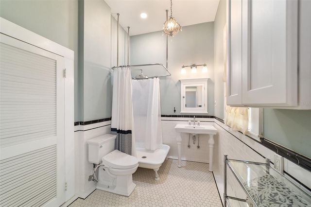 605 SE TUSCAWILLA AVENUE, Ocala, FL 34471