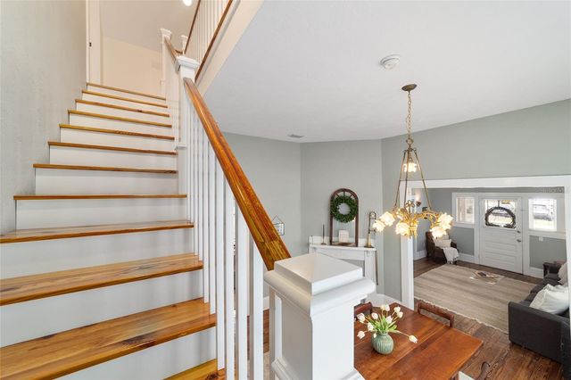 605 SE TUSCAWILLA AVENUE, Ocala, FL 34471