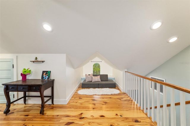 605 SE TUSCAWILLA AVENUE, Ocala, FL 34471