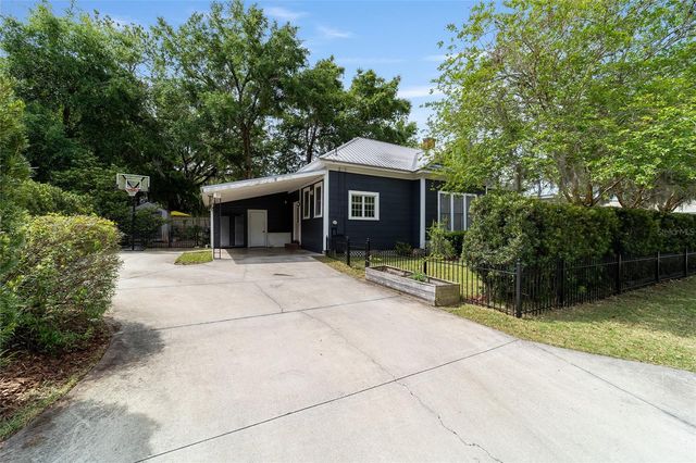 605 SE TUSCAWILLA AVENUE, Ocala, FL 34471