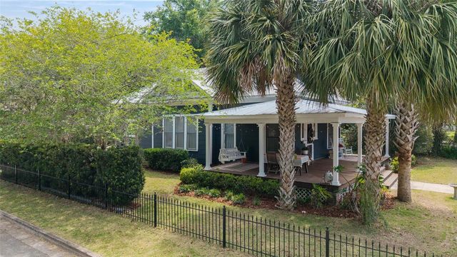 605 SE TUSCAWILLA AVENUE, Ocala, FL 34471