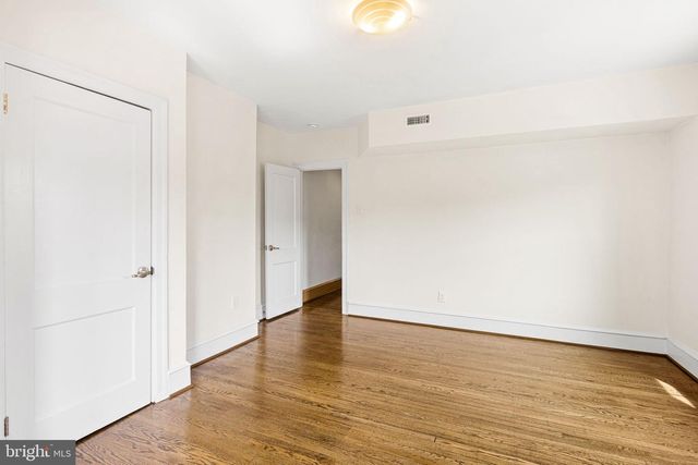 550 E WASHINGTON LN, Philadelphia, PA 19144