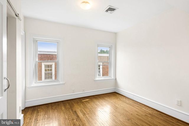 550 E WASHINGTON LN, Philadelphia, PA 19144