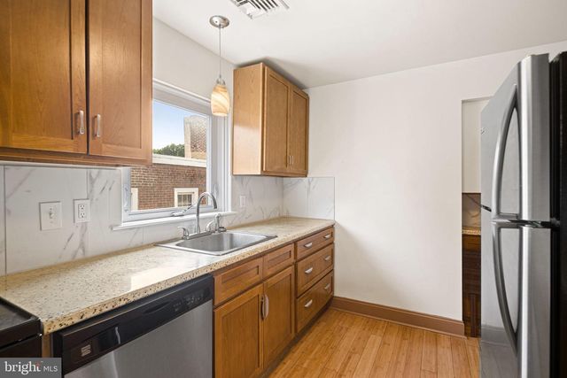 550 E WASHINGTON LN, Philadelphia, PA 19144