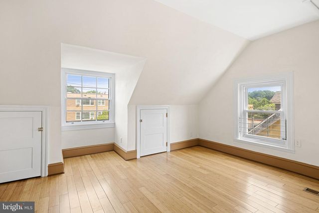 550 E WASHINGTON LN, Philadelphia, PA 19144