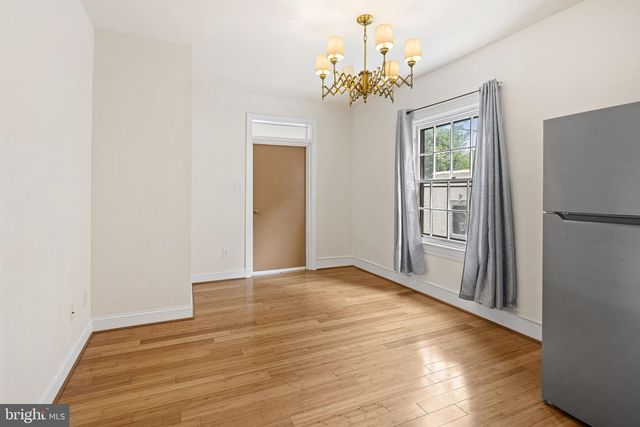 550 E WASHINGTON LN, Philadelphia, PA 19144