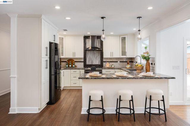 7731 Frederiksen Ln, Dublin, CA 94568