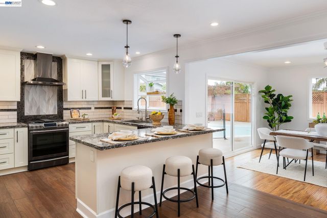 7731 Frederiksen Ln, Dublin, CA 94568