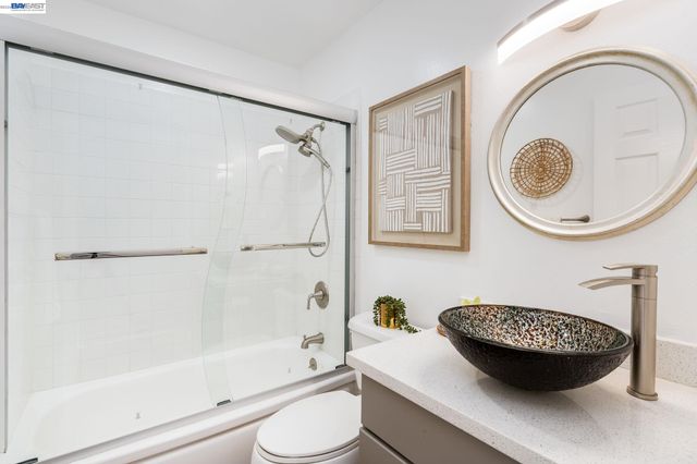 7731 Frederiksen Ln, Dublin, CA 94568