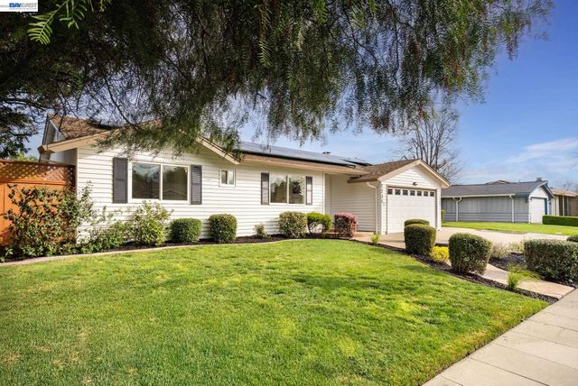 7731 Frederiksen Ln, Dublin, CA 94568