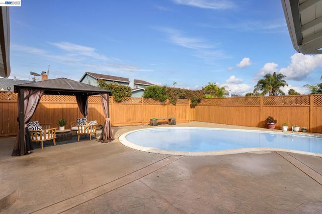 7731 Frederiksen Ln, Dublin, CA 94568