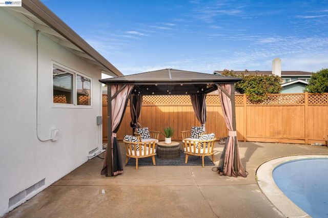 7731 Frederiksen Ln, Dublin, CA 94568