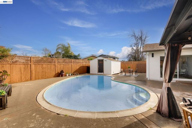 7731 Frederiksen Ln, Dublin, CA 94568