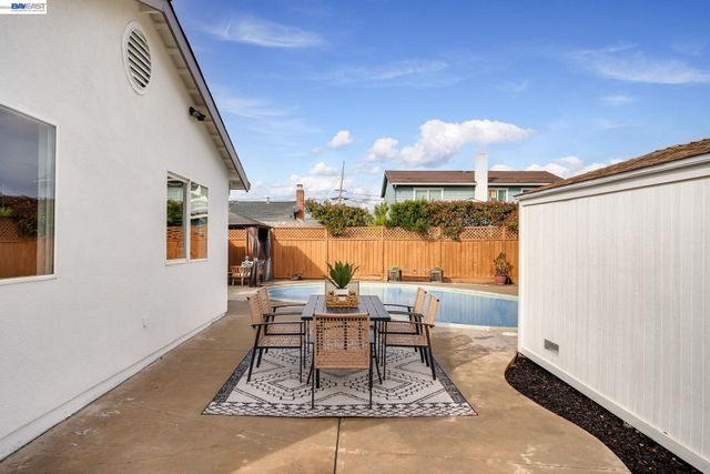 7731 Frederiksen Ln, Dublin, CA 94568