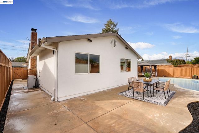 7731 Frederiksen Ln, Dublin, CA 94568