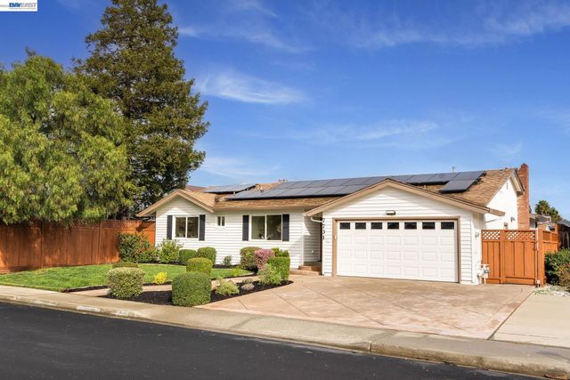 7731 Frederiksen Ln, Dublin, CA 94568