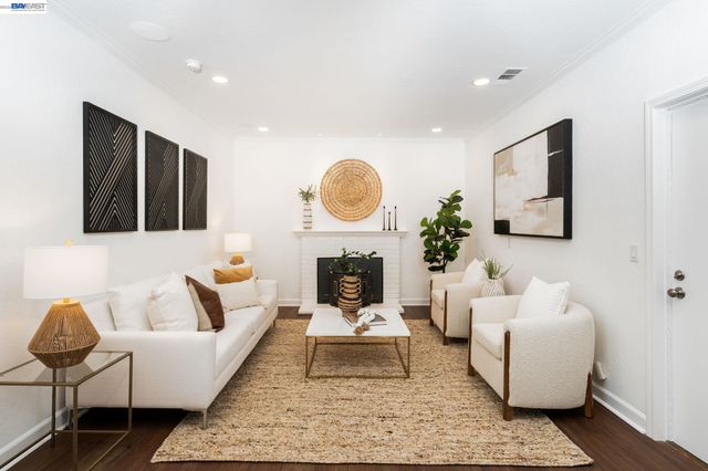 7731 Frederiksen Ln, Dublin, CA 94568