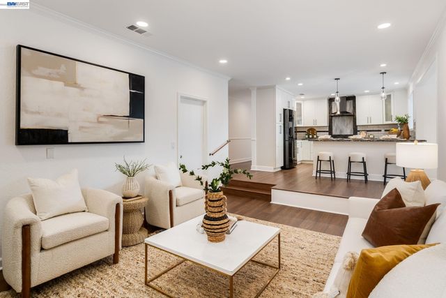 7731 Frederiksen Ln, Dublin, CA 94568