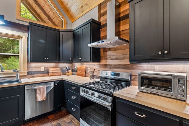 154 Nexus Court, Ellijay, GA 30540