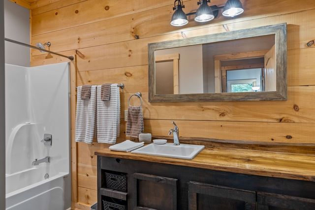 154 Nexus Court, Ellijay, GA 30540