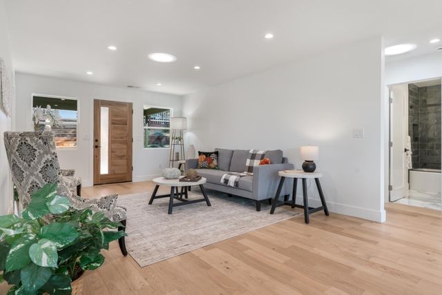 580 Paloma Avenue, Pacifica, CA 94044