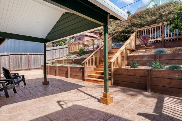 580 Paloma Avenue, Pacifica, CA 94044