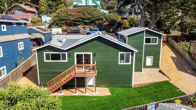 580 Paloma Avenue, Pacifica, CA 94044