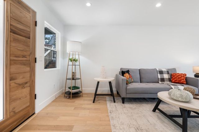 580 Paloma Avenue, Pacifica, CA 94044